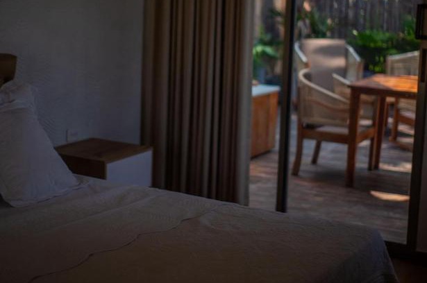 Tierra Bomba Island Hotel | HABITACION TIPO CABAÑA CON BALCON EN ISLA DE TIERRA BOMBA CON DESAYUNO AIRE ACONDICIONADO Y WIFi