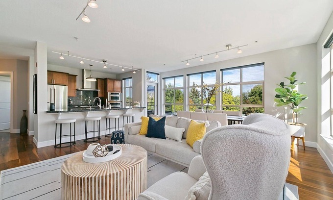 Downtown Boise Condo | #HabitueHomes - CitySide Serenity - Downtown! Views!