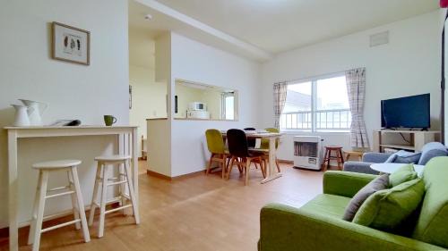 Nishi Apartment | Hachiken Chaya 2F 1-6ppl