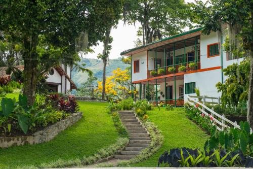Las Mercedes Apartment | Hacienda Charrascal Coffe Farm