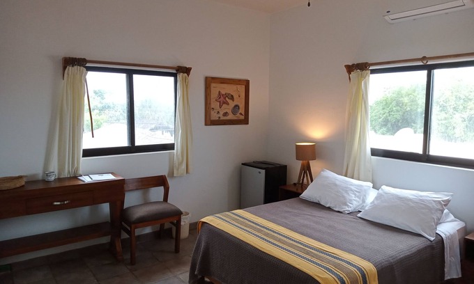 La Ribera Bed & Breakfast | Hacienda de Palmas: Room #4 East Cape with one queen size bed