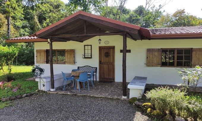 Parrita House | Hacienda Mil BellezasnLodge with Private 40ha Jungle Reserve and Large Pool