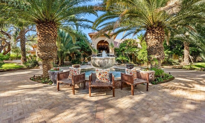 Thousand Palms House | Hacienda Nestled in Private Date Grove close to Palm Springs