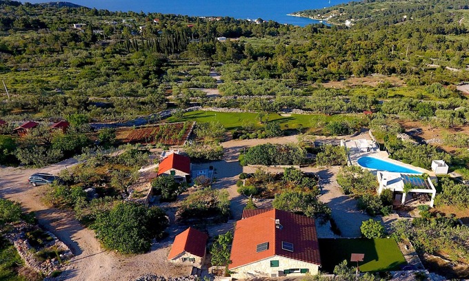 Solta House | Hacienda NOA/secluded estate/practice golf/enjoy the view and great pool