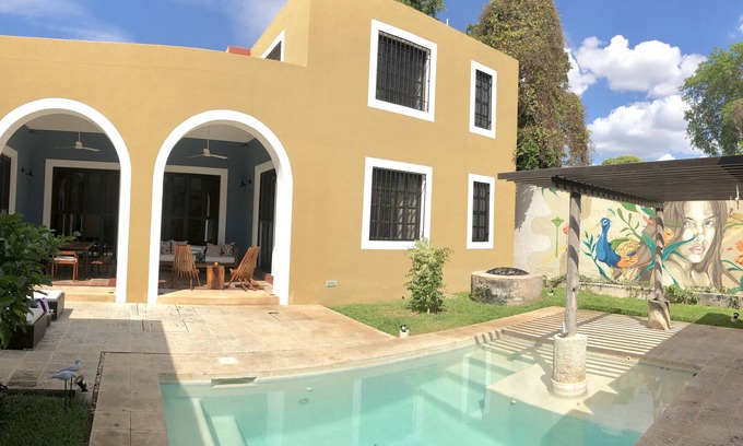 Barrio de Santiago House | ★Hacienda Style★ Friends & Family oriented ♥Pool♥ BBQ, Netflix, Free Parking, AC