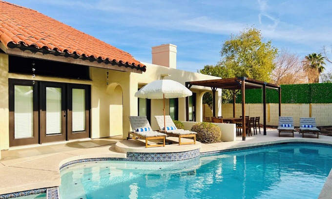 Mesa House | Hacienda Vibes: Sleeps 14, Heated Pool, Spa, Cinema, and more!
