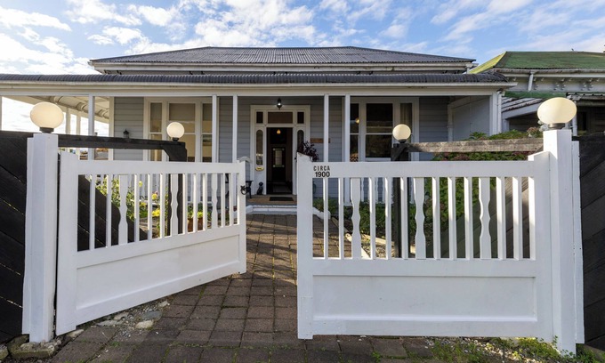Reefton House | Haere Mai Reefton Heritage Holiday Home
