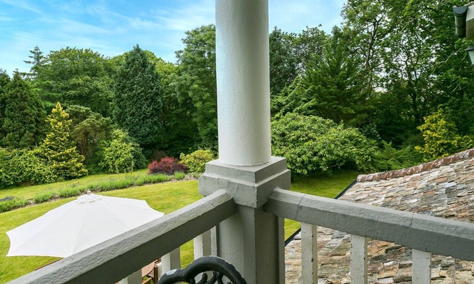 Portmeirion Cottage | Hafod Cae Maen - a sea view that sleeps 8 guests in 4 bedrooms