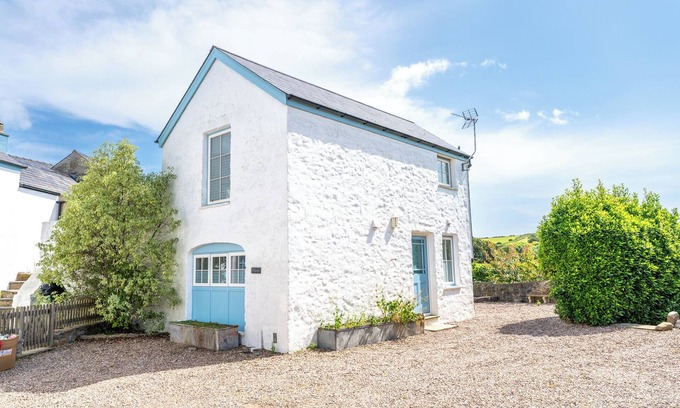 Manorbier Cottage | Hafod, Holiday Cottage Manorbier, Sleeps 5, 2 bedrooms, bathrooms