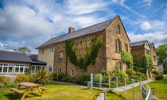 Preston Hotel | Haighton Manor - Brunning and Price