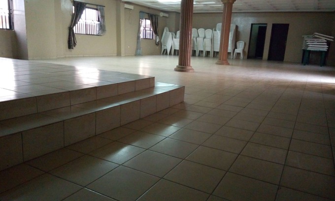 Ibadan Hotel | Hail Henrietta Hotel