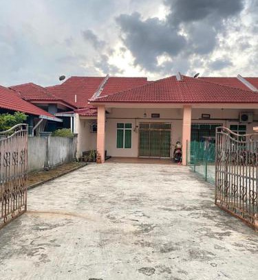 Muar House | Hajjah Homestay Muar