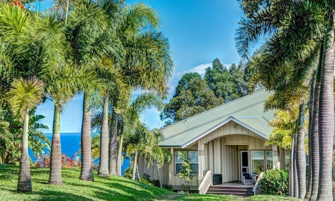 Honokaa House | Hale Luana: Private Home on 2.5 Acres w/Ocean Views, Hot Tub, & 600 sq ft Lanai