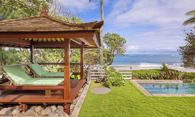 Kahuku Villa | Hale Ohana - Beachfront, Pool, AC