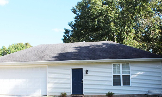 Bella Vista Apartment | Haley Retreat, A New Modern Comfortable Guest House