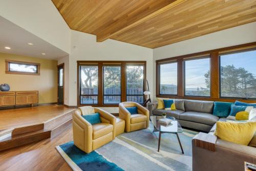 Arch Cape House | Half Block to Beach w Oceanview Patio Balcony The Shore Pine by AvantStay