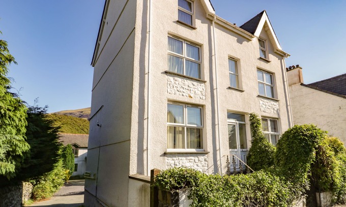 Gallt Y Foel Cottage | HALFORD HILL, pet friendly, with open fire in Llanberis