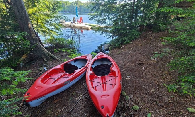 Dysart et al Cottage | Haliburton Cottage Peaceful Rustic-Luxury Lakefront Retreat for Couples & Family
