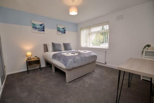Wyken House | Hall Lane House - 4Bed Gem Near Coventry Hospital with FREE Driveway Parking