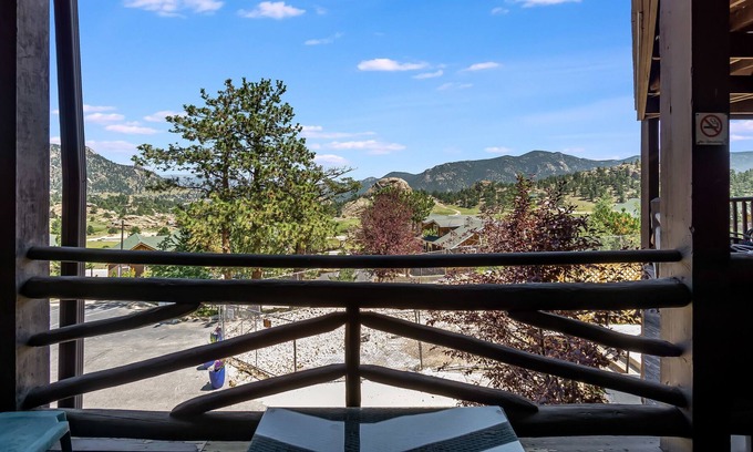 Estes Park Condo | Hallett Peak 101 - 2 Br Condo with Fireplace - Lake/Mountain Views!