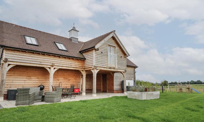 Peopleton House | Hallgarth Farm Holiday Lodge