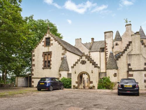 Inverbervie House | Hallgreen