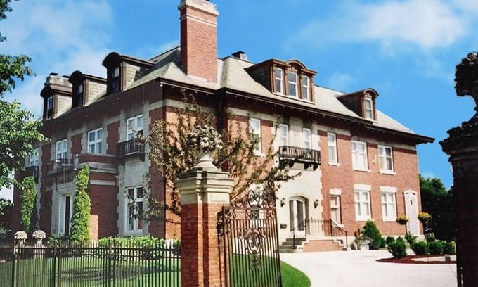 Sheboygan House | Halloween on a Friday? Spooky opportunity to hunker down in an old mansion.