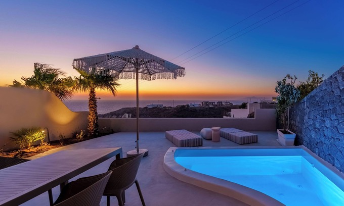 Exo Gialos Villa | Halo Santorini- Living Experience