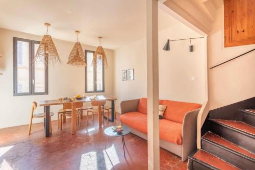 Les Grands Carmes Apartment | Halte Poétique au Panier 2 chambres Balcon & Clim