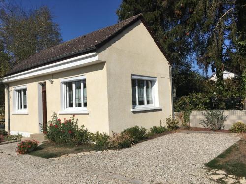 Saint-Julien-du-Sault Apartment | Halte Saltusienne