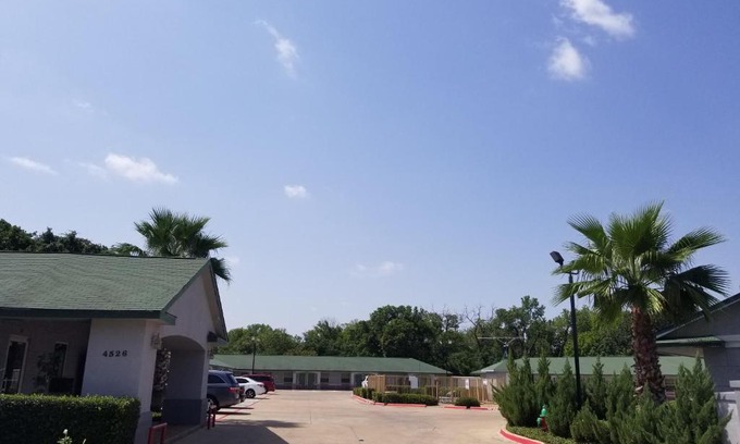 Haltom City Hotel | Haltom Inn Fort Worth