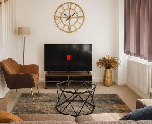 Warrington House | Halton haven Three bed house sleeps 8