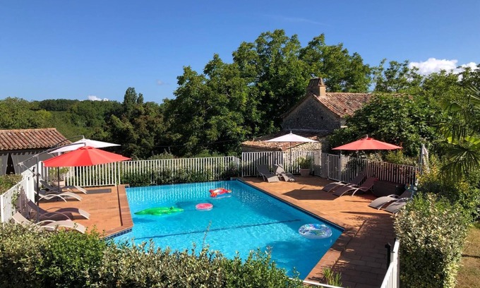 Lolme House | Hameau de 3 Maisons Individuelles en Pierre Avec Piscine à Débordement