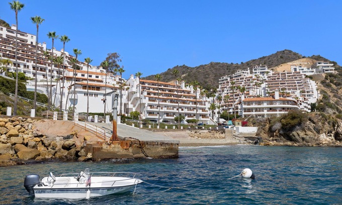 Avalon Villa | Hamilton Cove Condo with Golf Cart and Close to Beach. Only 24 Steps to Door.