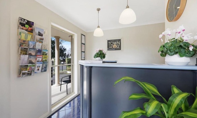 Hamilton Hotel | Hamilton Townhouse Motel