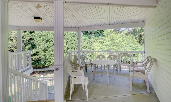 North Kingstown Hotel | Hamilton Village Inn