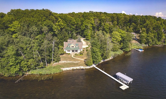 Free Soil House | Hamlin Lake Retreat: Spacious Stay for Groups!