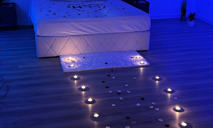 Prenouvellon House | Hammam spa and upstairs suite