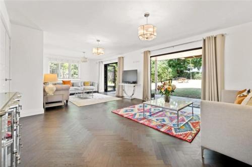 Chilworth House | Hampshire gated home in exclusive location