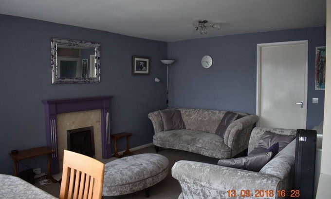 Gosport House | Hampshire Townhouse 10 mins walk from beach