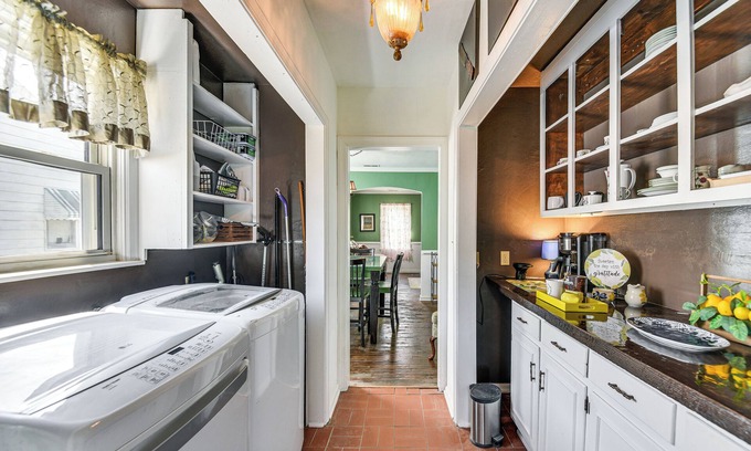 Fox Hill - Grandview House | Hampton Getaway w/Hot Tub + Deck, 2 Mi to Beach!