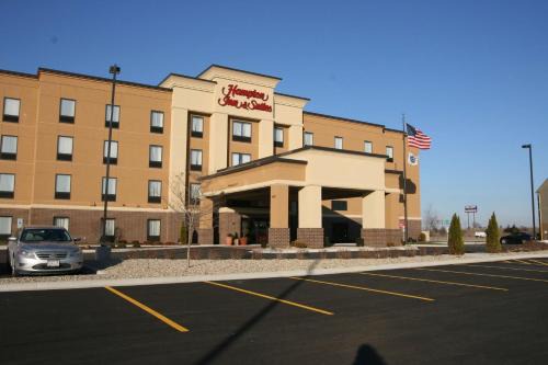 Peru Hotel | Hampton Inn and Suites Peru