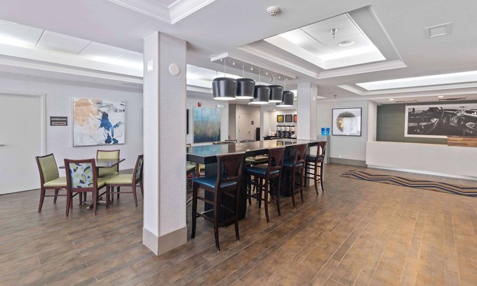 Woodstock Hotel | Hampton Inn Atlanta/Woodstock
