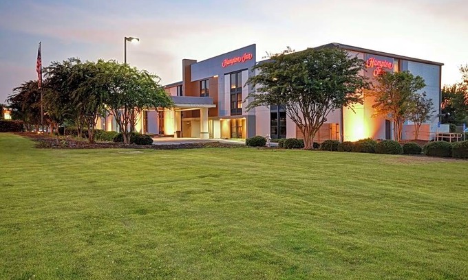Auburn Hotel | Hampton Inn Auburn