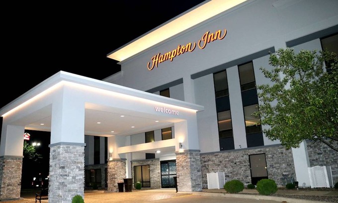 Bloomington Hotel | Hampton Inn Bloomington West