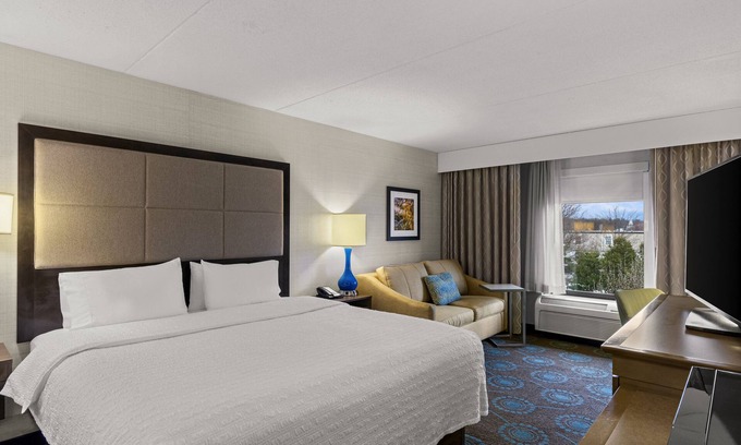Bloomington Hotel | Hampton Inn Bloomington