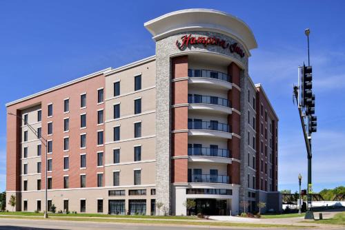 Cedar Falls Community Main Street Hotel | Hampton Inn Cedar Falls Downtown, Ia
