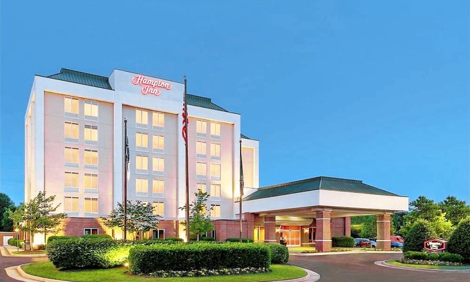 Potomac Falls Hotel | Hampton Inn Dulles/Cascades