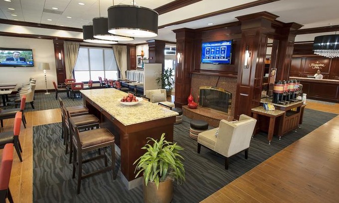 Potomac Falls Hotel | Hampton Inn Dulles/Cascades
