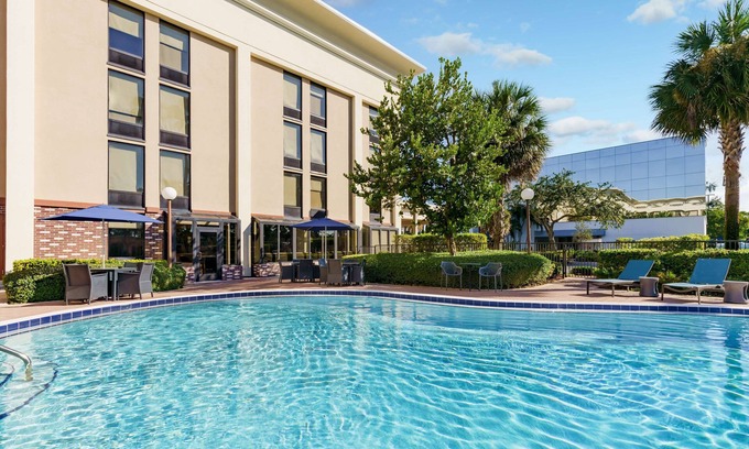 Oakland Park Hotel | Hampton Inn Ft. Lauderdale-Cypress Creek